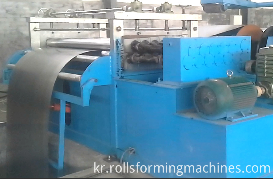 길이 절단기의 1 차 균등화 시스템 first leveling system of cut to length machine
